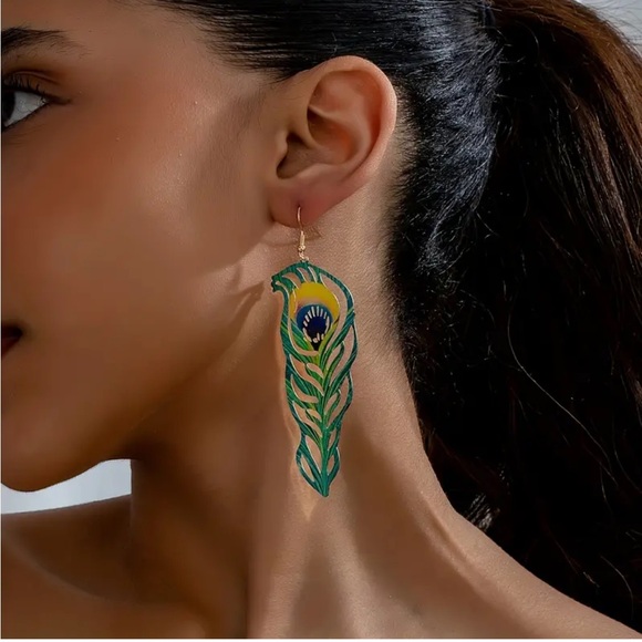 Polychrome Peacock Feather Fish Hook Earrings, Almost 4” Long - Picture 5 of 7